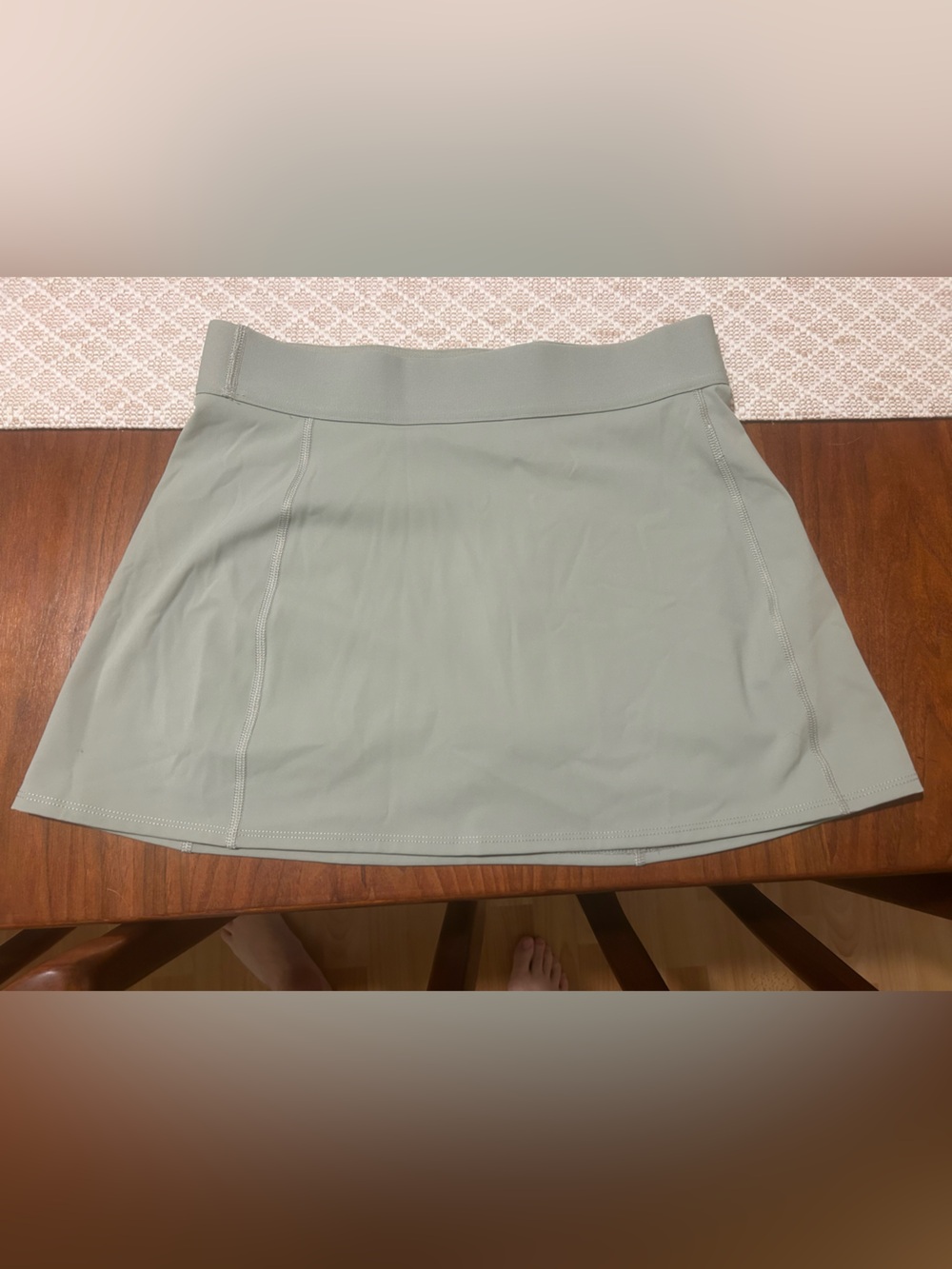 TNA Aritiza Skort in Sage Green